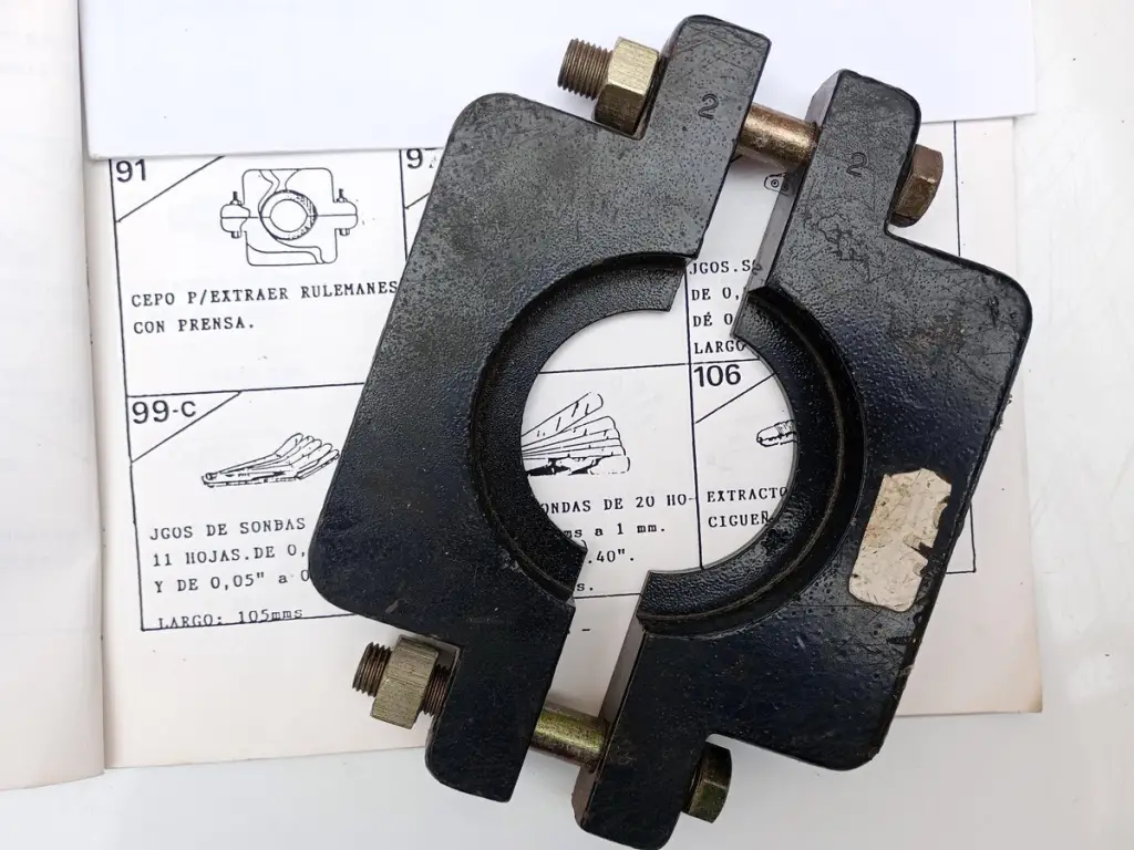 Extractor de rodamientos en prensa
