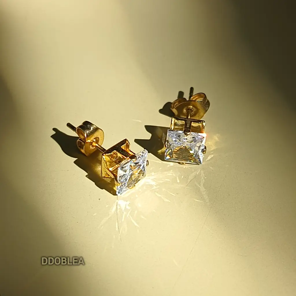 Aros Cuadrados Zirconia Cubica Acero Quirúrgico dorado
