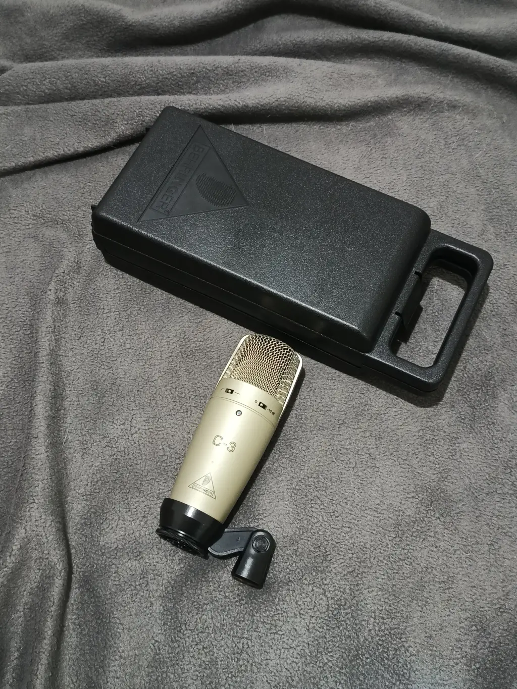 Micrófono Condensador Behringer C-3 Multipatrón + Estuche + Caja original