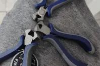 Alicate para electrónica